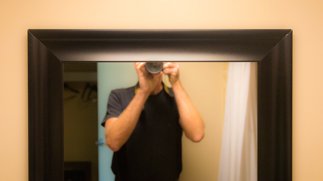 Universal Design advocates say this mirror should work for everyone, but it clearly doesn't work for me, unless I sit down.
